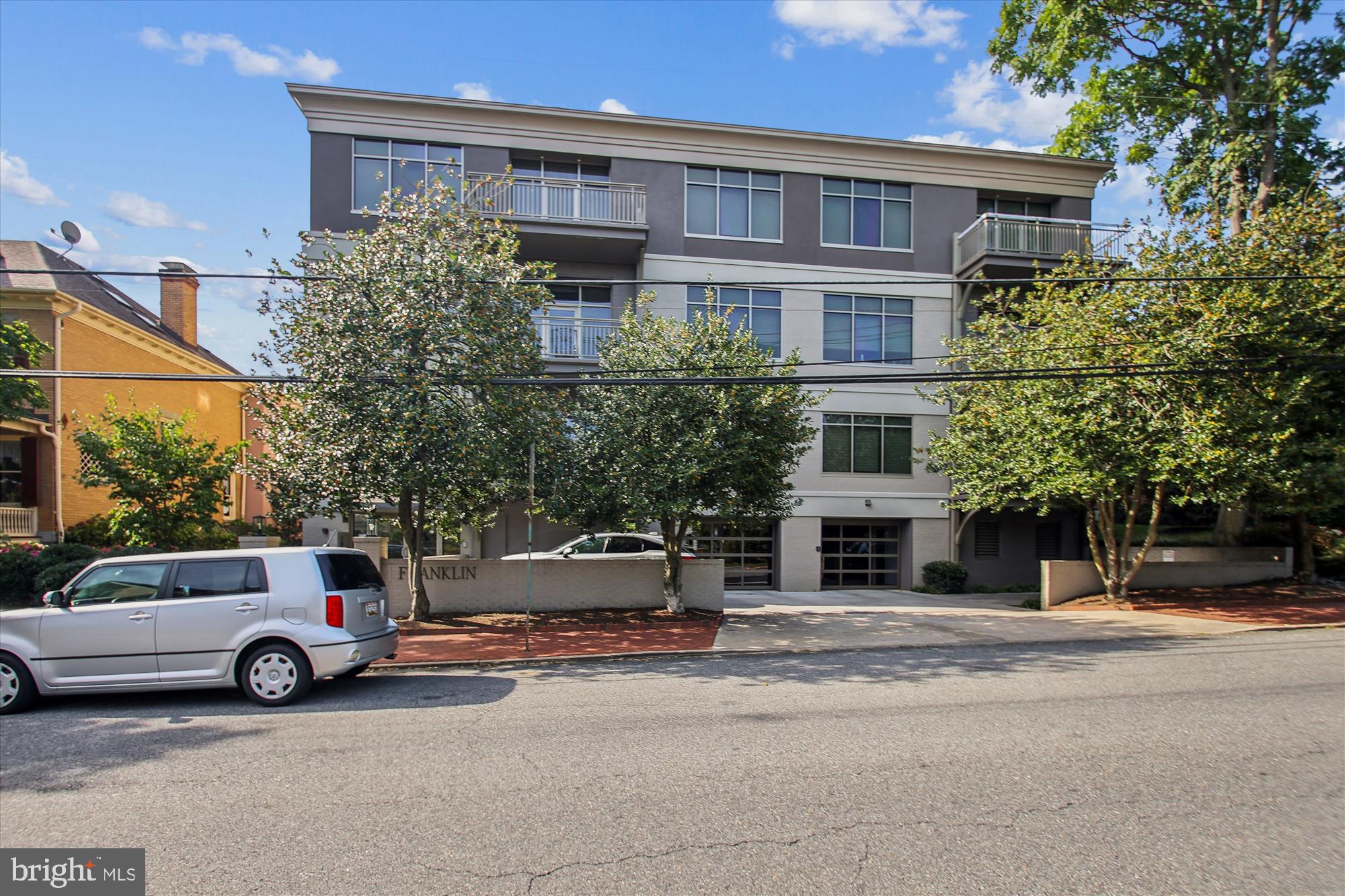 MURRAY HILL - Residential