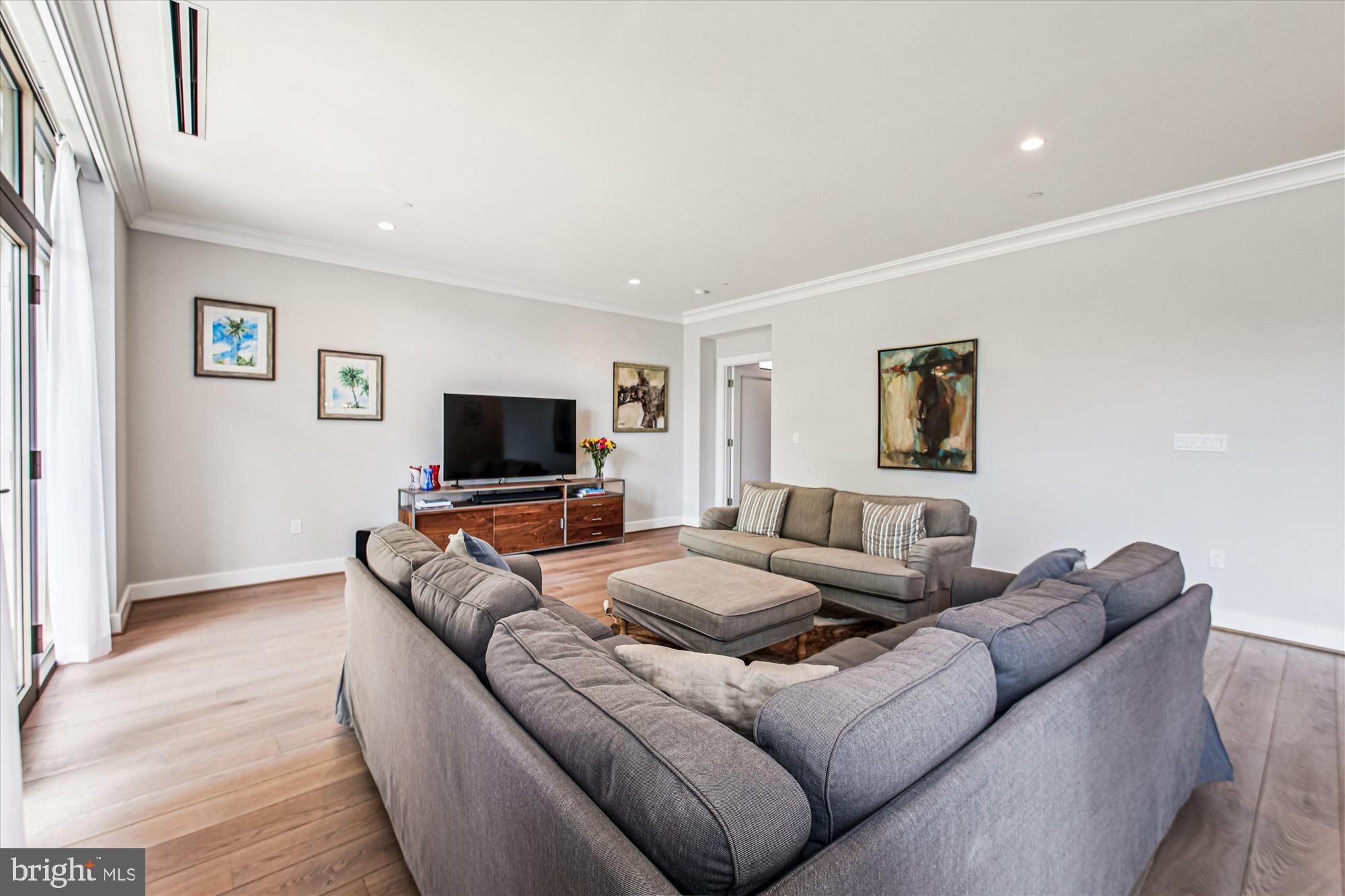 MURRAY HILL - Residential