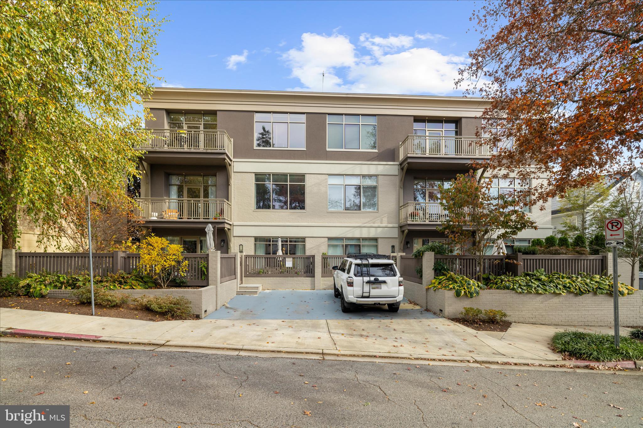 MURRAY HILL - Residential