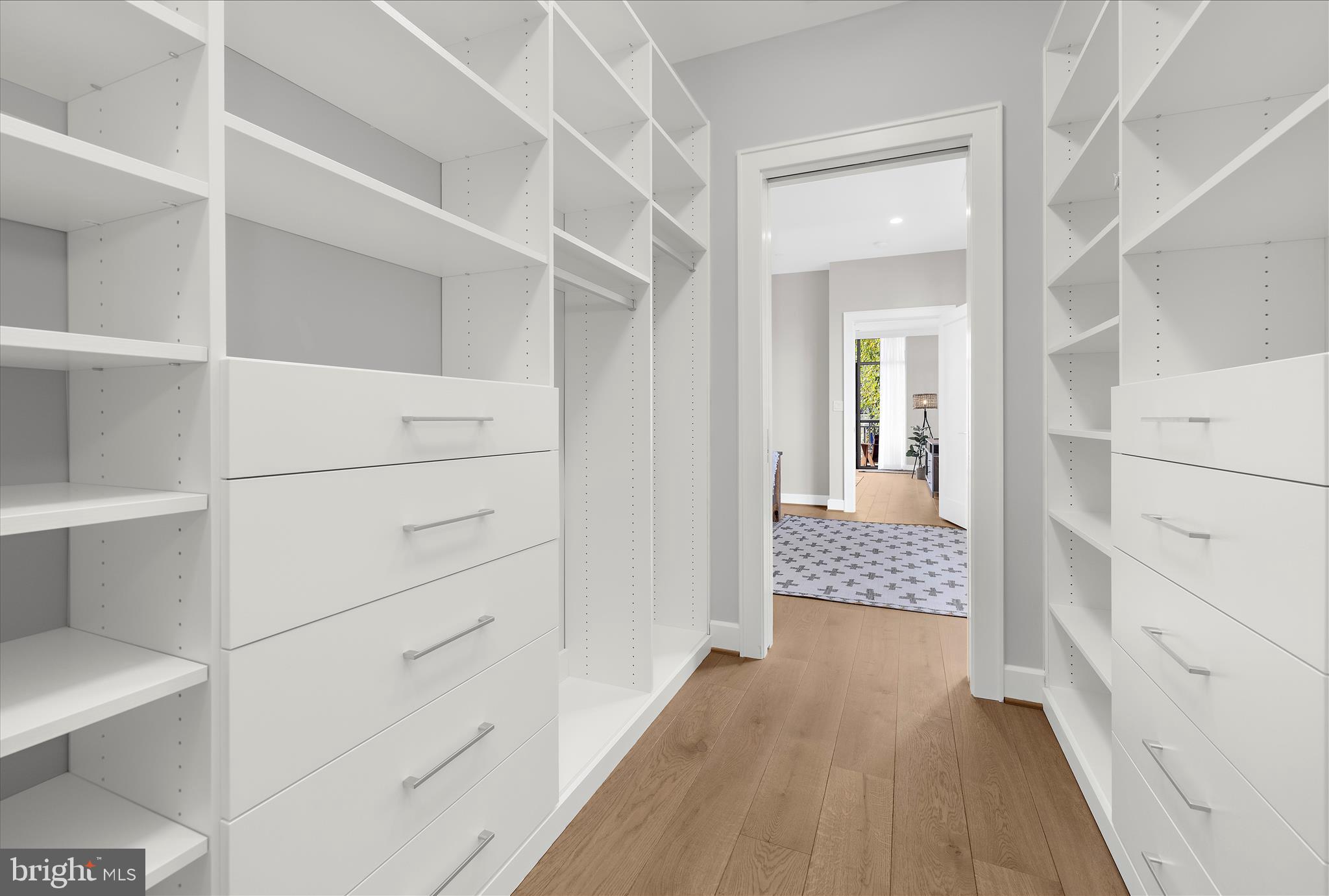 MURRAY HILL - Residential