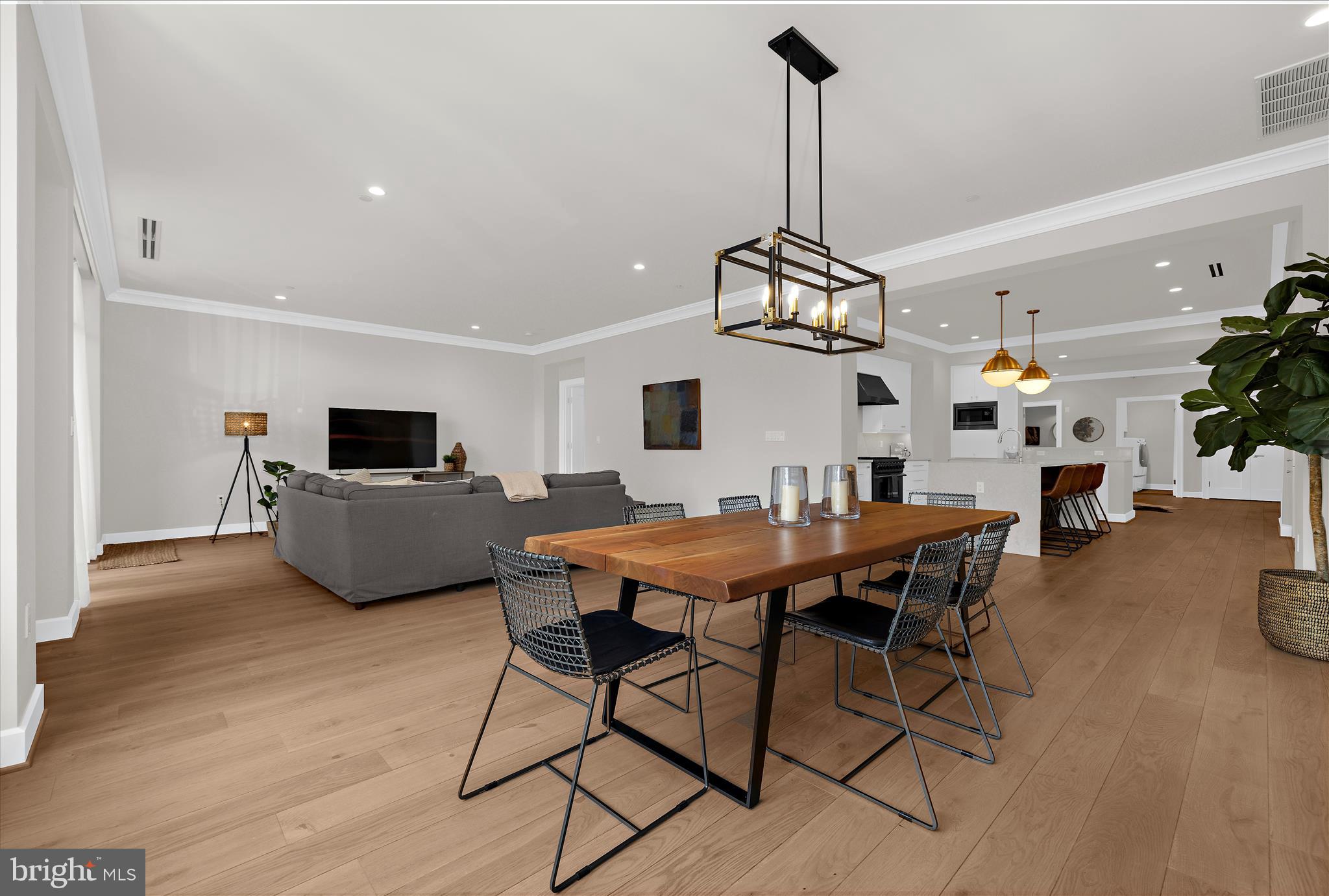 MURRAY HILL - Residential