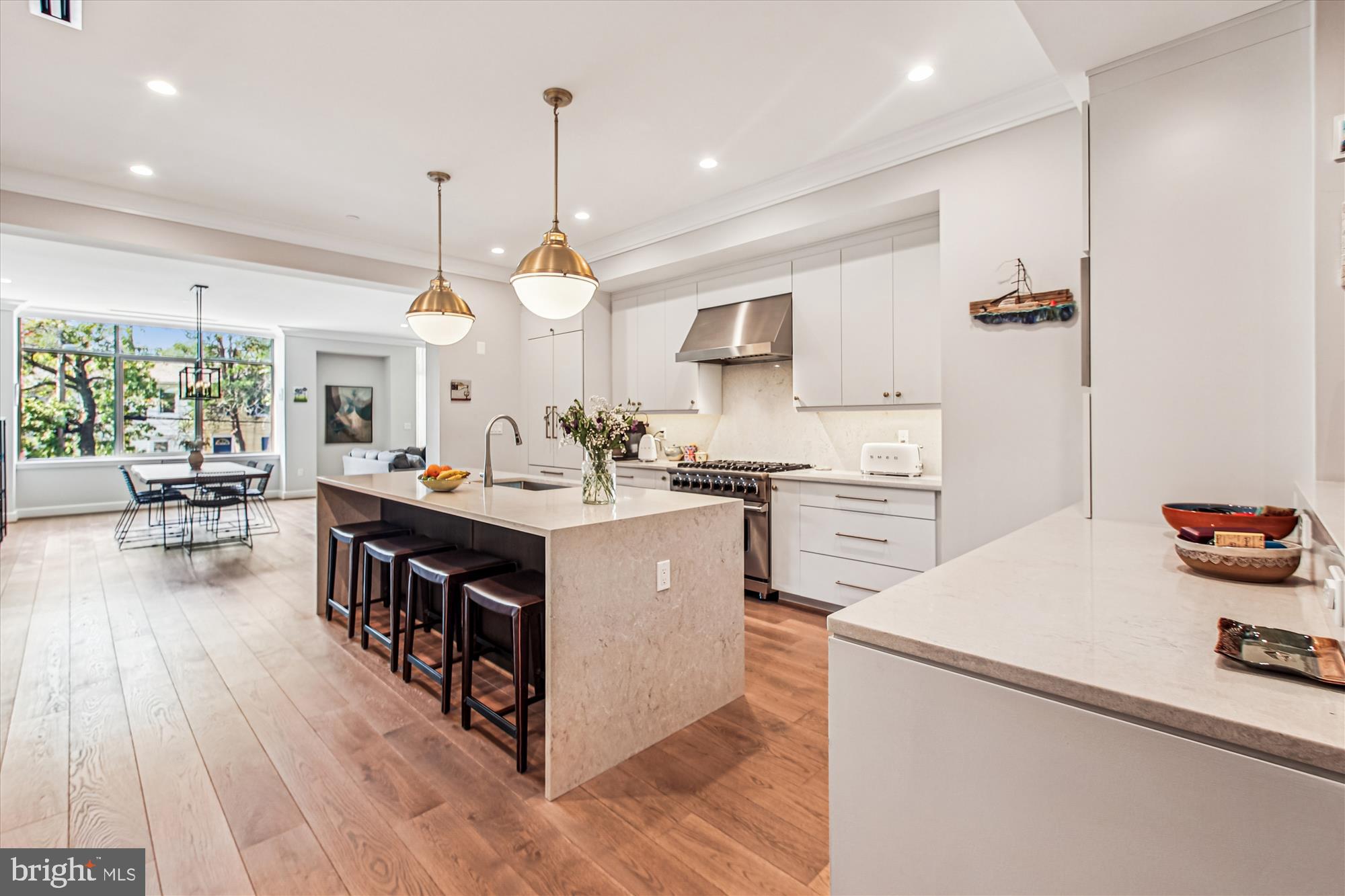 MURRAY HILL - Residential