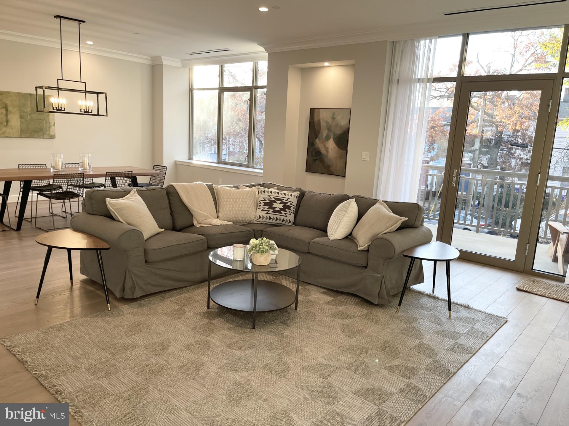 MURRAY HILL - Residential