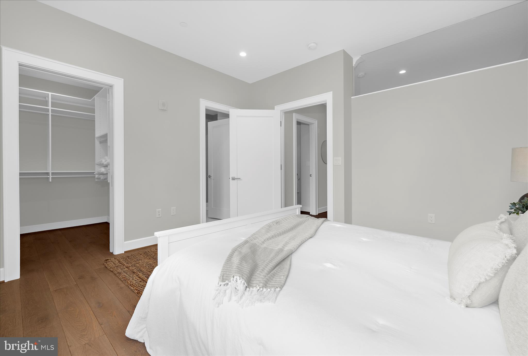 MURRAY HILL - Residential