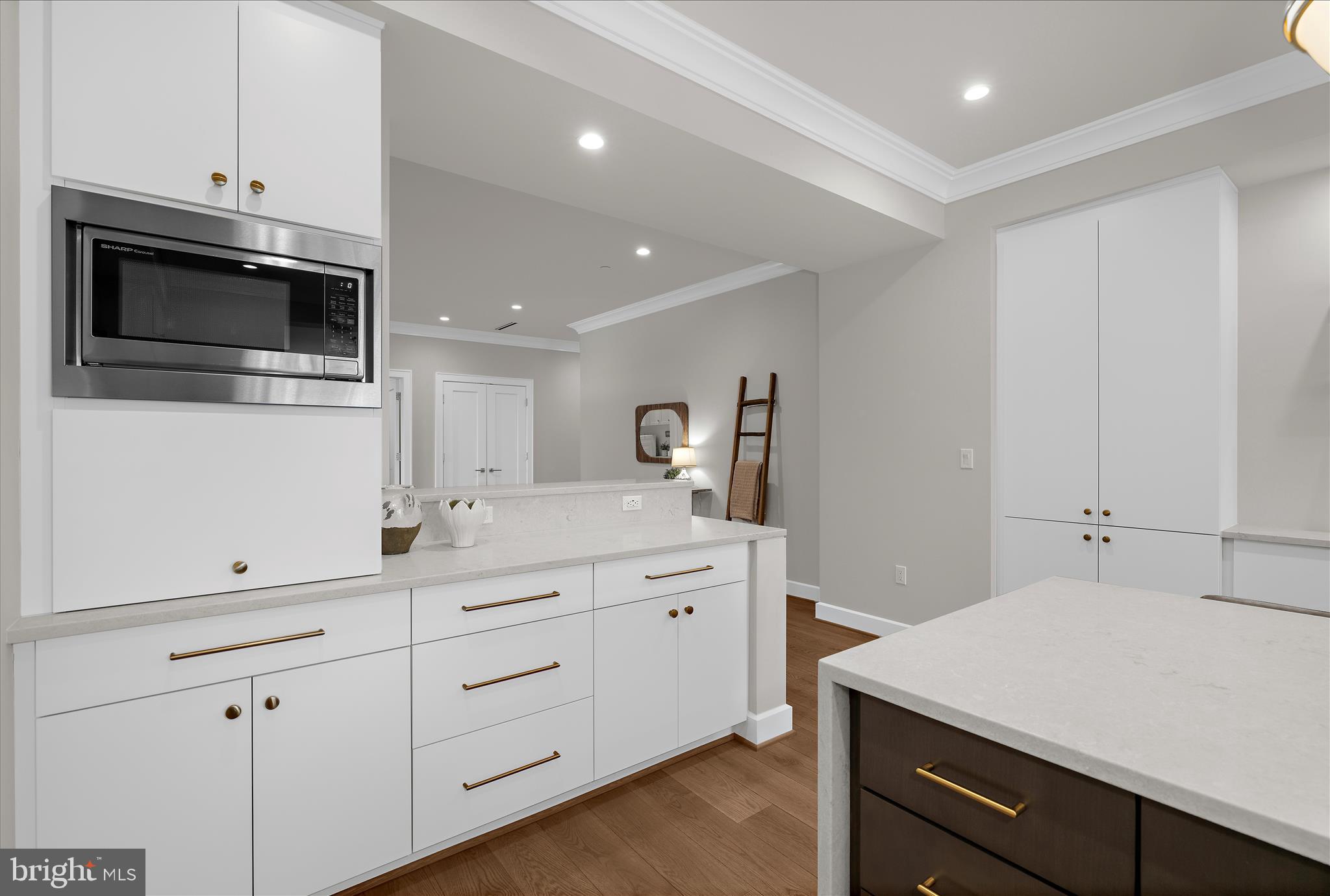 MURRAY HILL - Residential