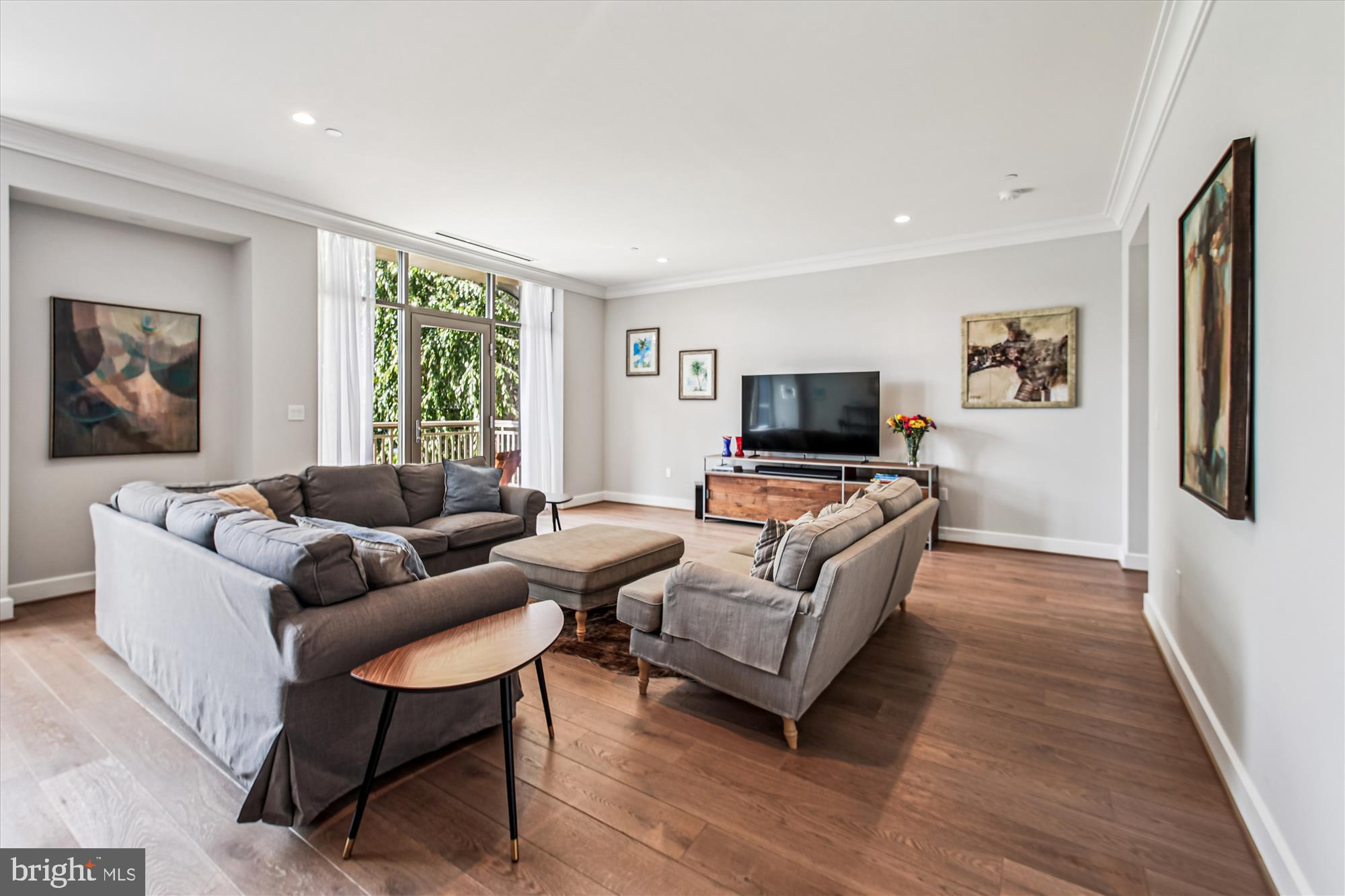 MURRAY HILL - Residential