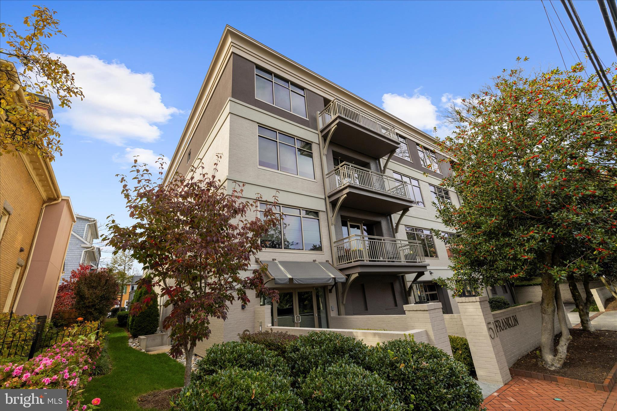 MURRAY HILL - Residential