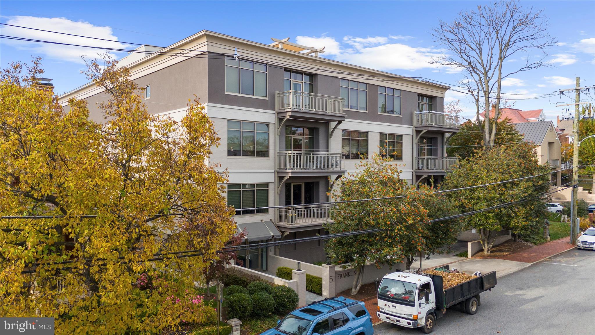 MURRAY HILL - Residential