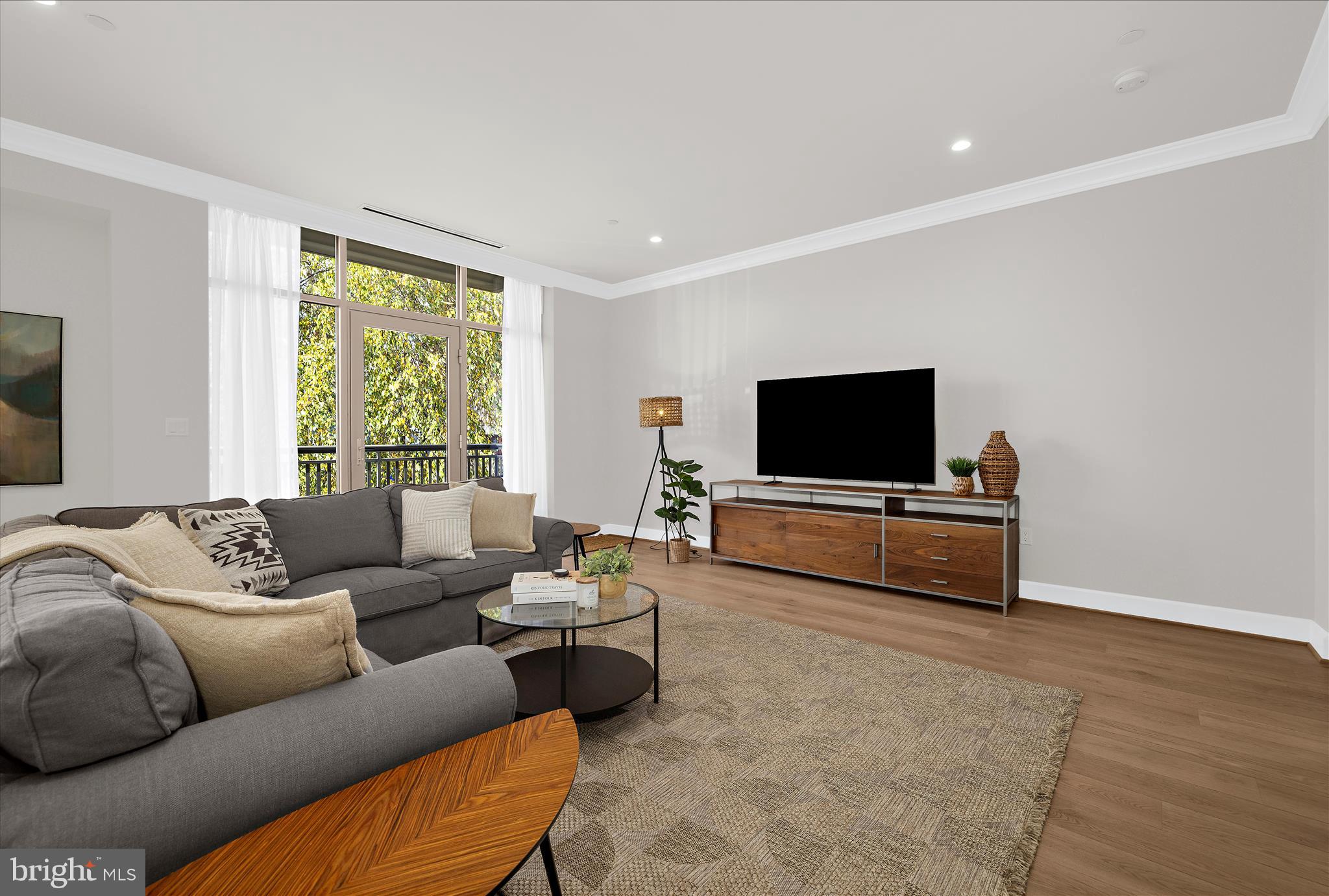 MURRAY HILL - Residential