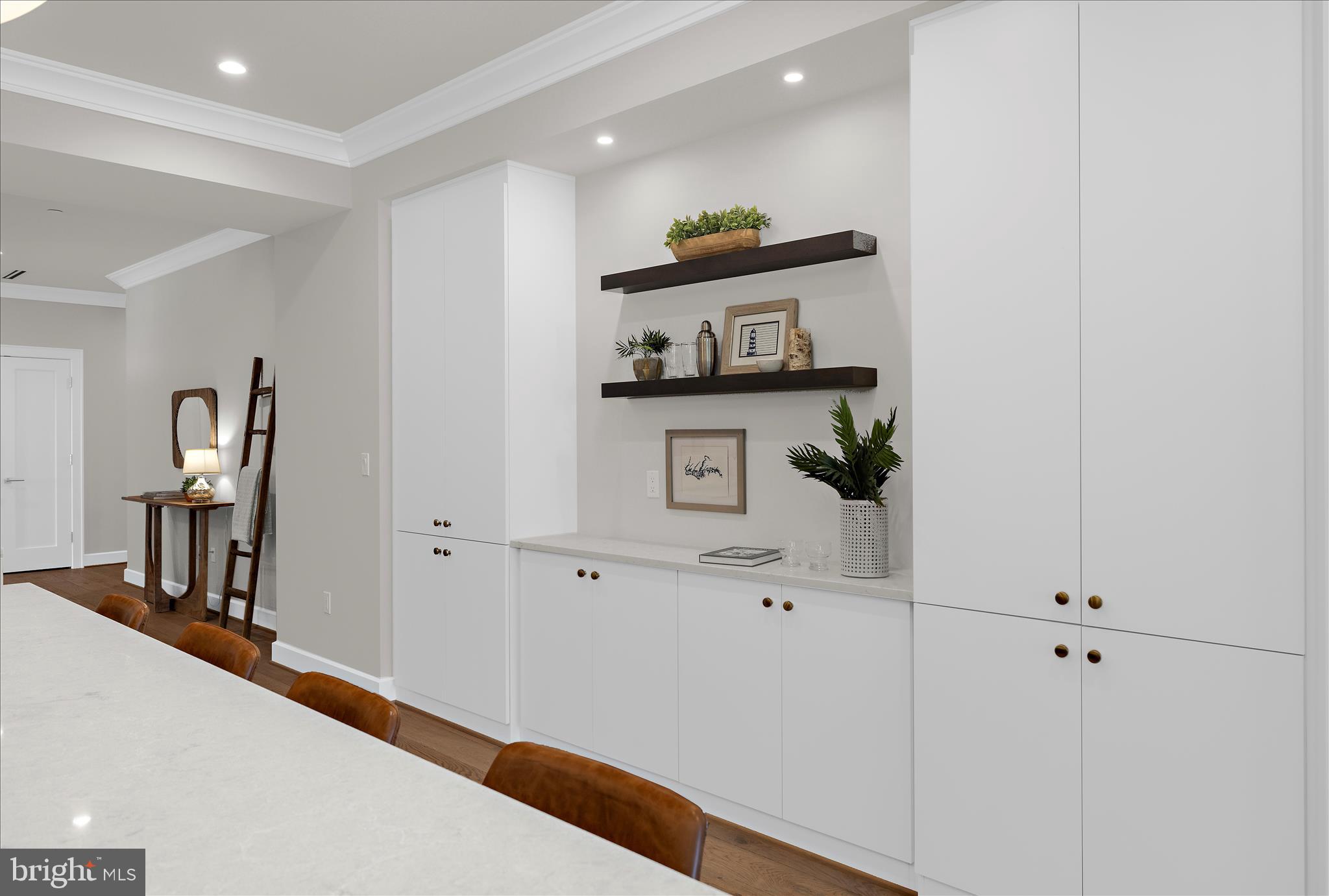 MURRAY HILL - Residential