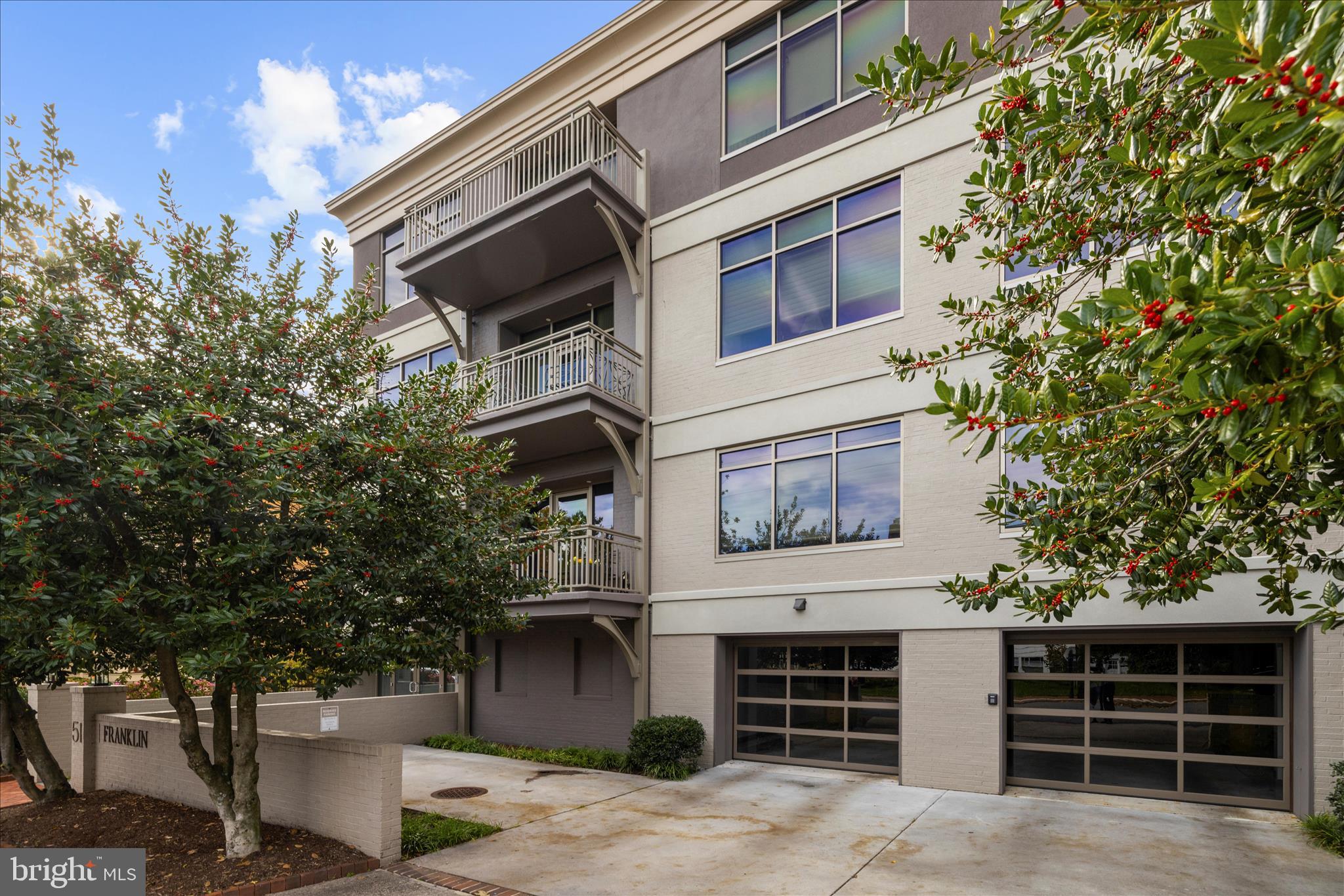 MURRAY HILL - Residential