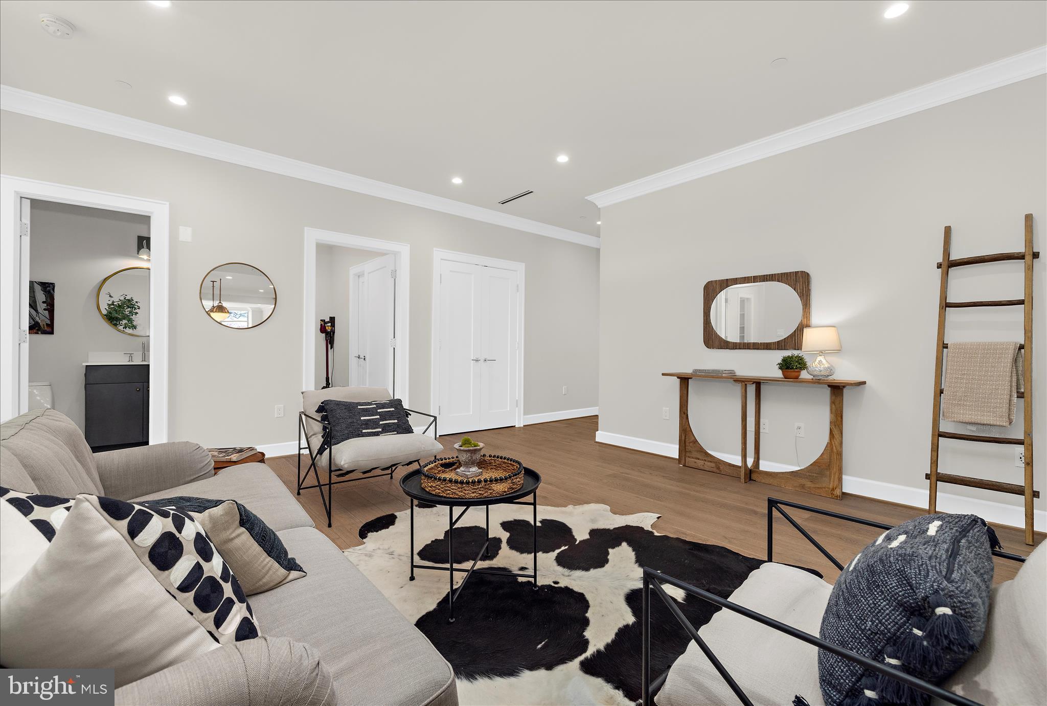 MURRAY HILL - Residential