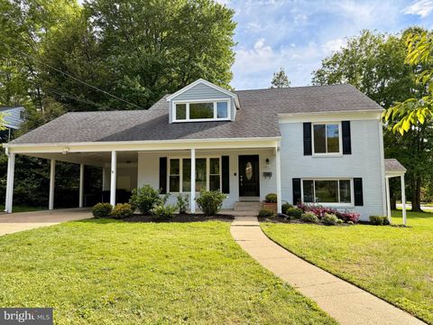 Photo of 6211 Colmac Drive, FALLS CHURCH, VA 22044 (MLS # VAFX2308388)