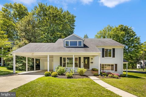 Photo of 6211 Colmac Drive, FALLS CHURCH, VA 22044 (MLS # VAFX2308388)