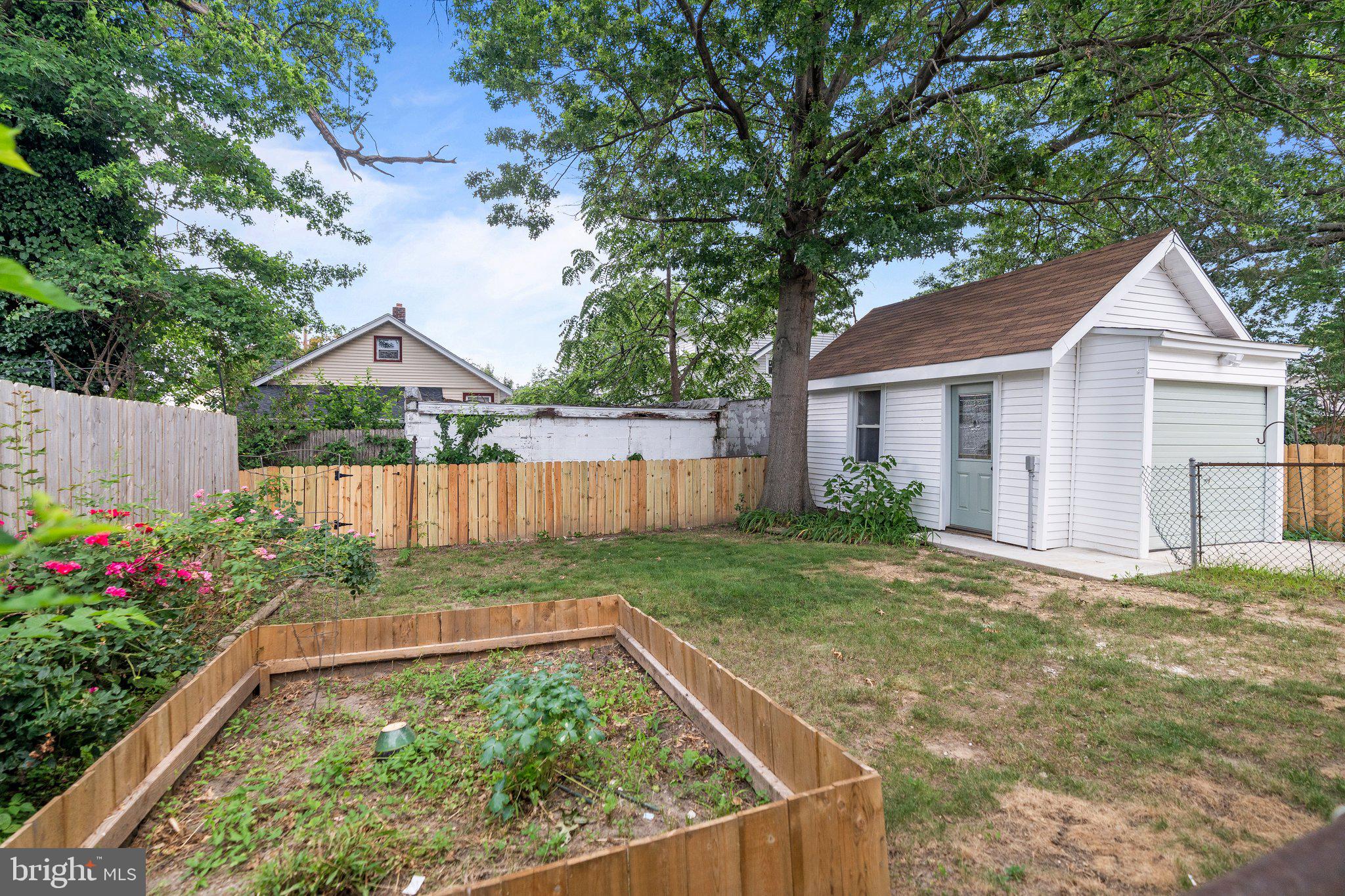 53 E COLLINGSWOOD AVENUE