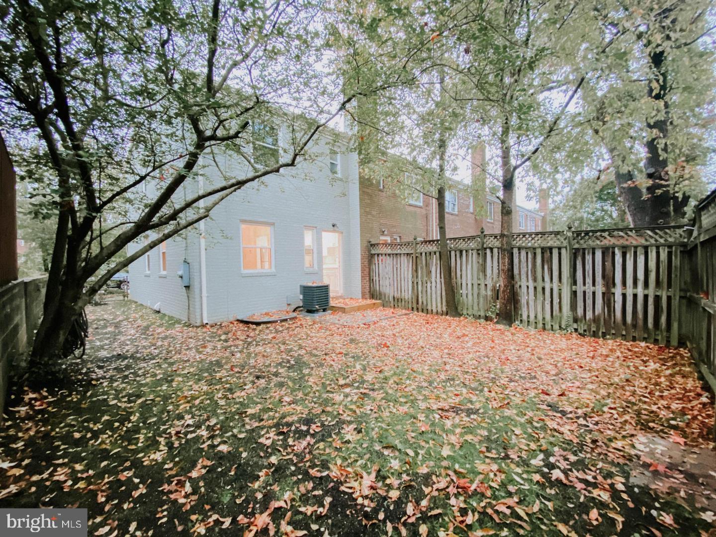 ROSEMONT/DEL RAY - Residential Lease