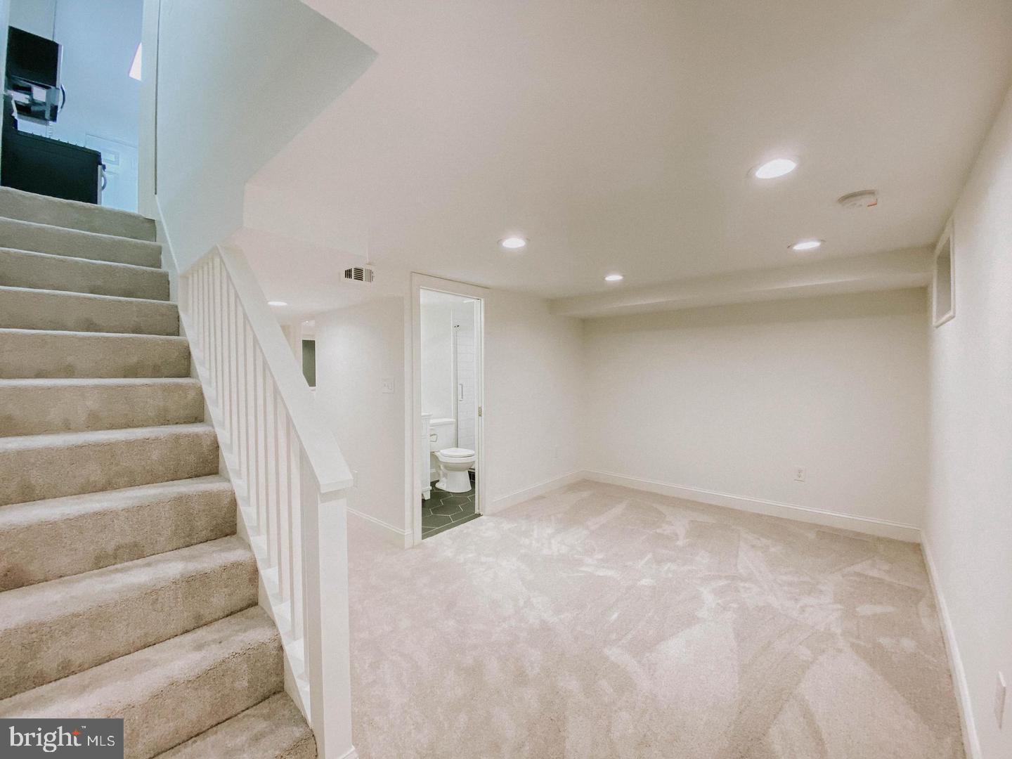 ROSEMONT/DEL RAY - Residential Lease