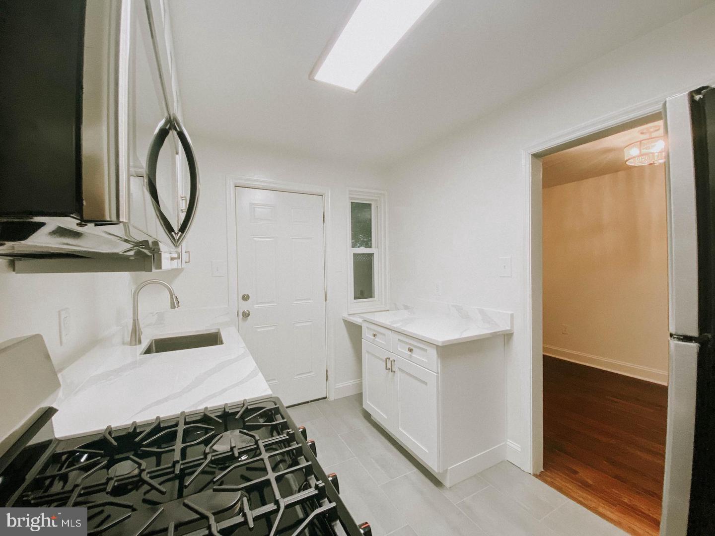 ROSEMONT/DEL RAY - Residential Lease