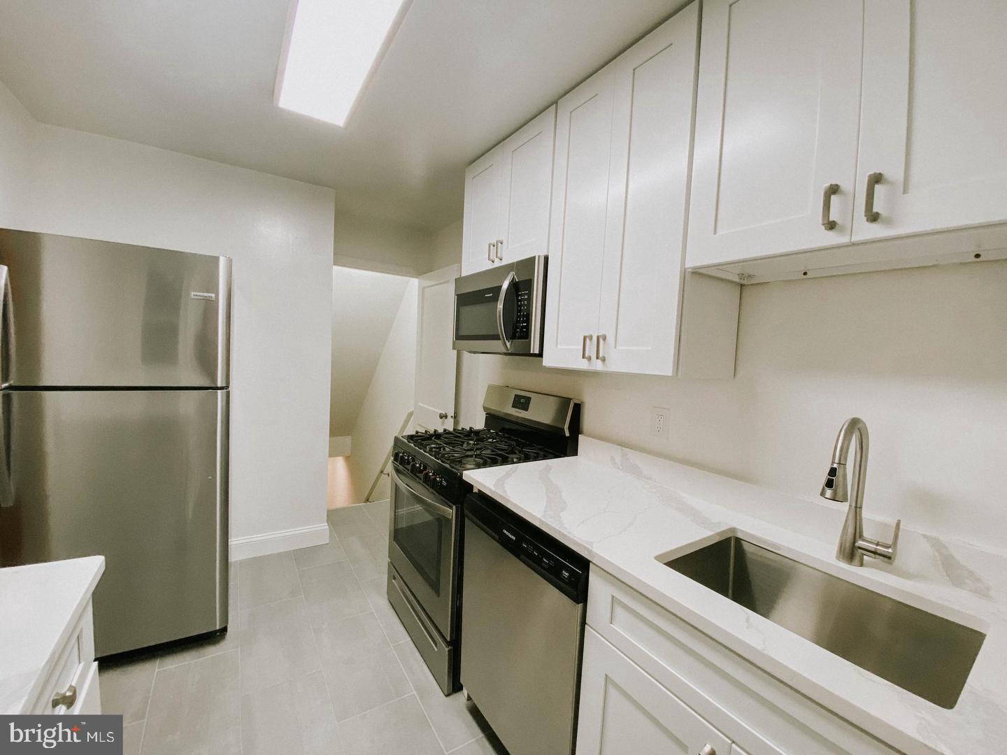 ROSEMONT/DEL RAY - Residential Lease