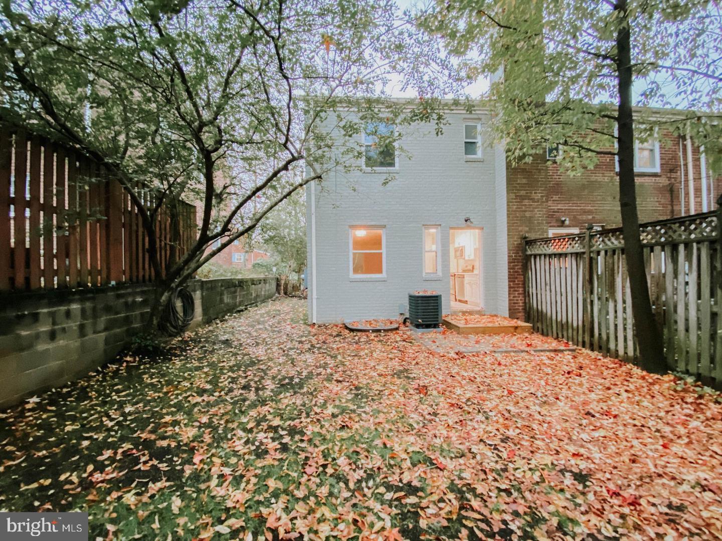 ROSEMONT/DEL RAY - Residential Lease