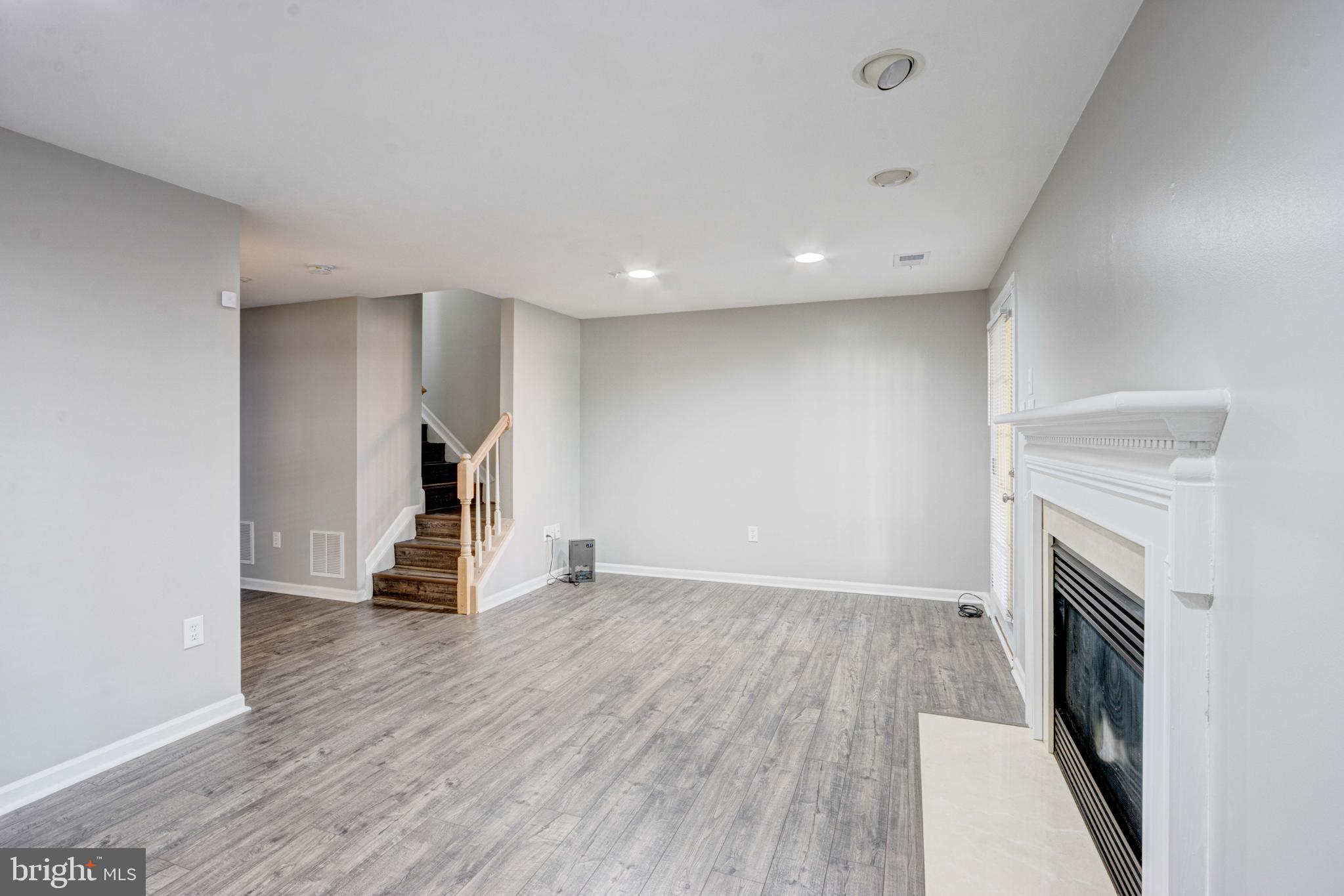 CLOVERLEAF - Residential