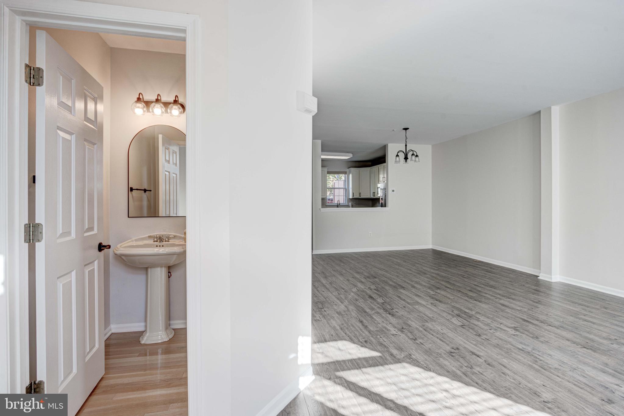 CLOVERLEAF - Residential