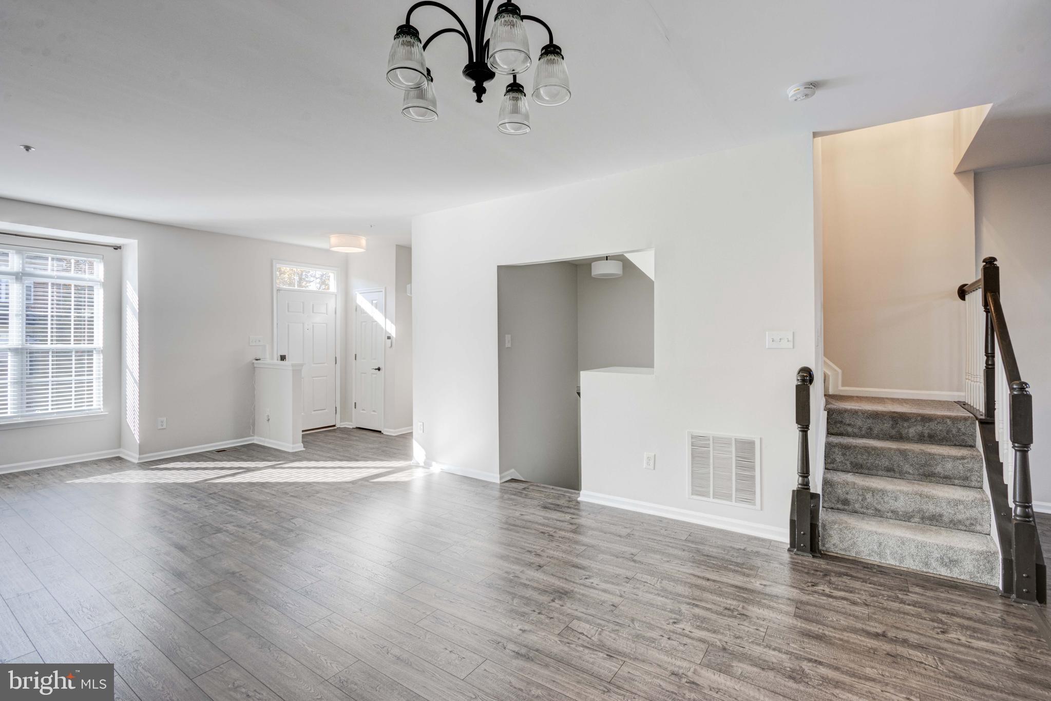 CLOVERLEAF - Residential