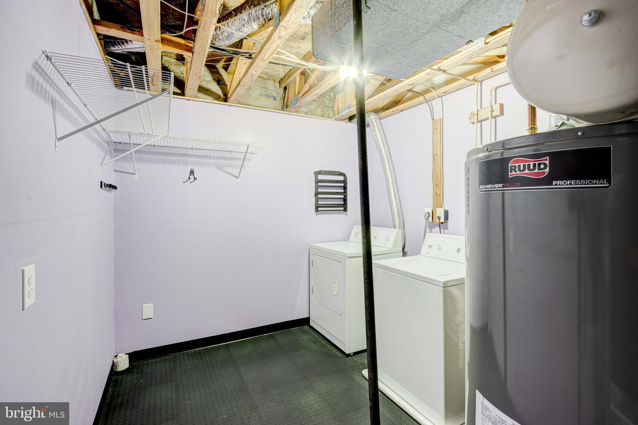 CLOVERLEAF - Residential