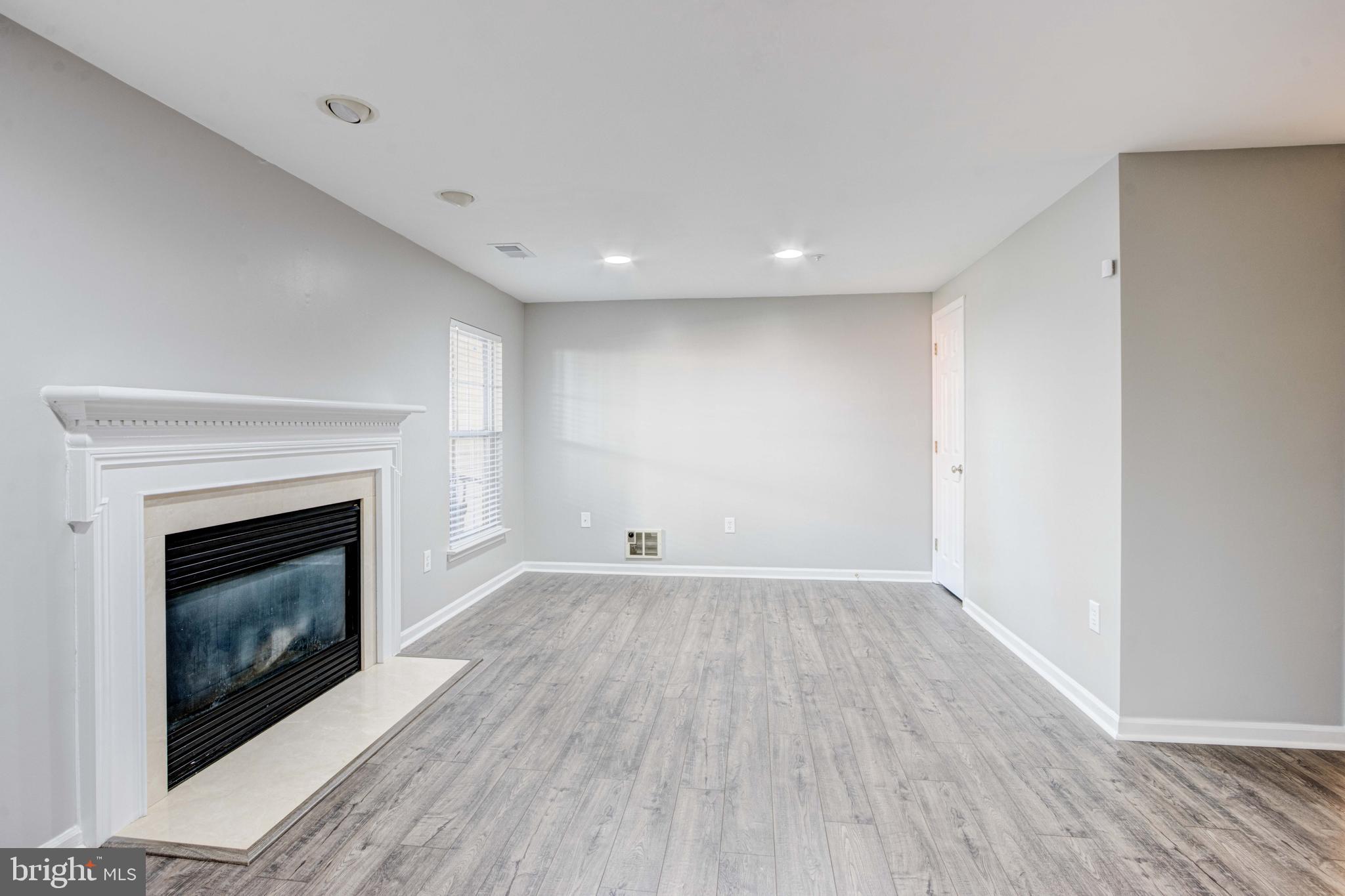 CLOVERLEAF - Residential