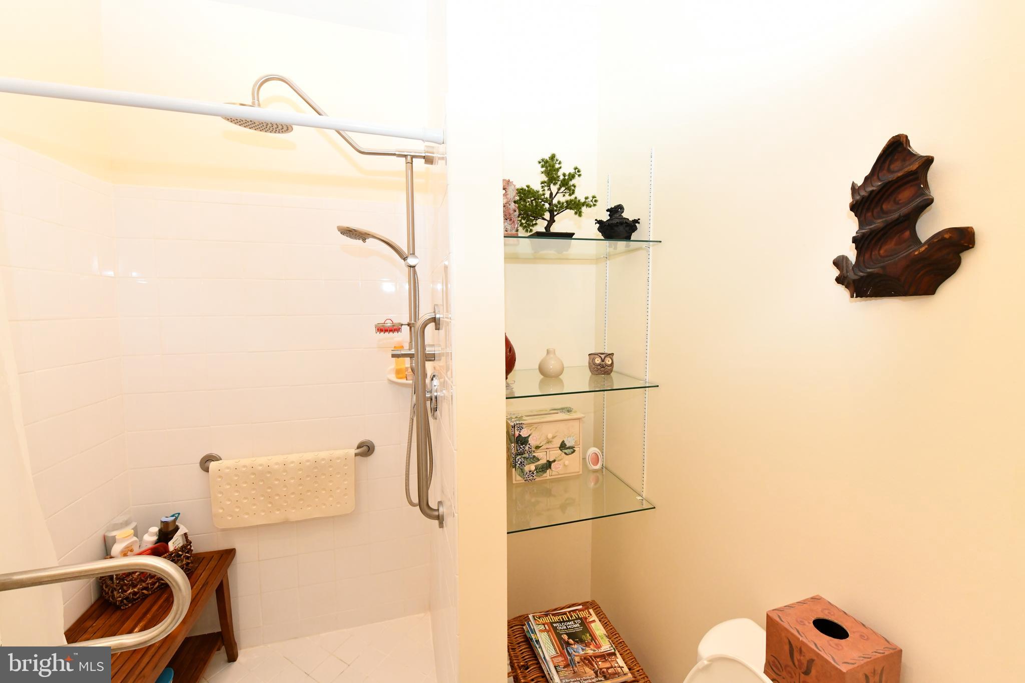 POTOMAC BEACH - Residential Lease