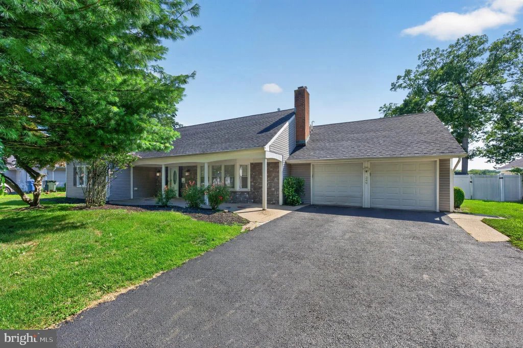 249 Club House Drive, Willingboro, NJ 08046