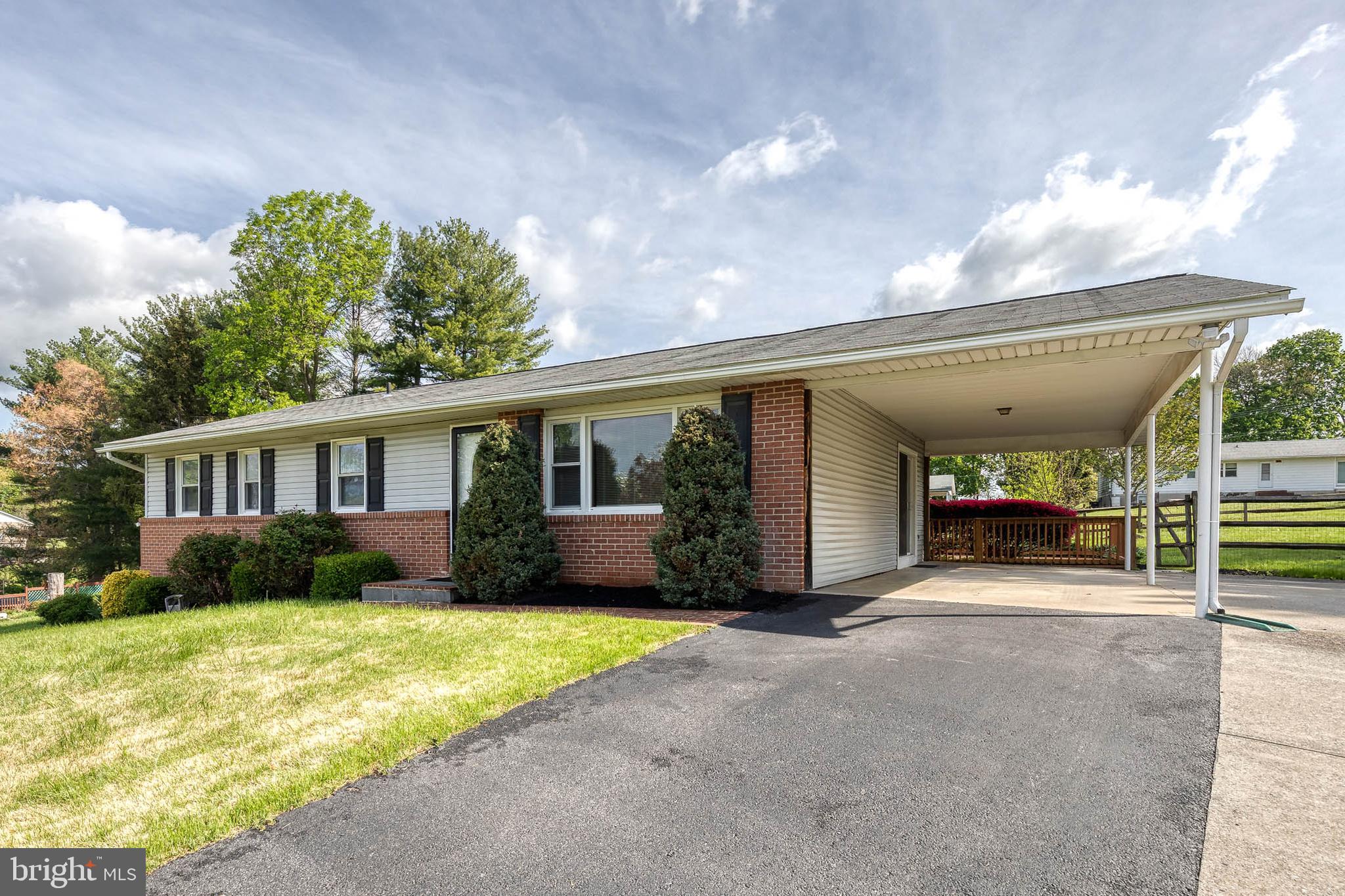 CARROLL PARK - Residential Lease