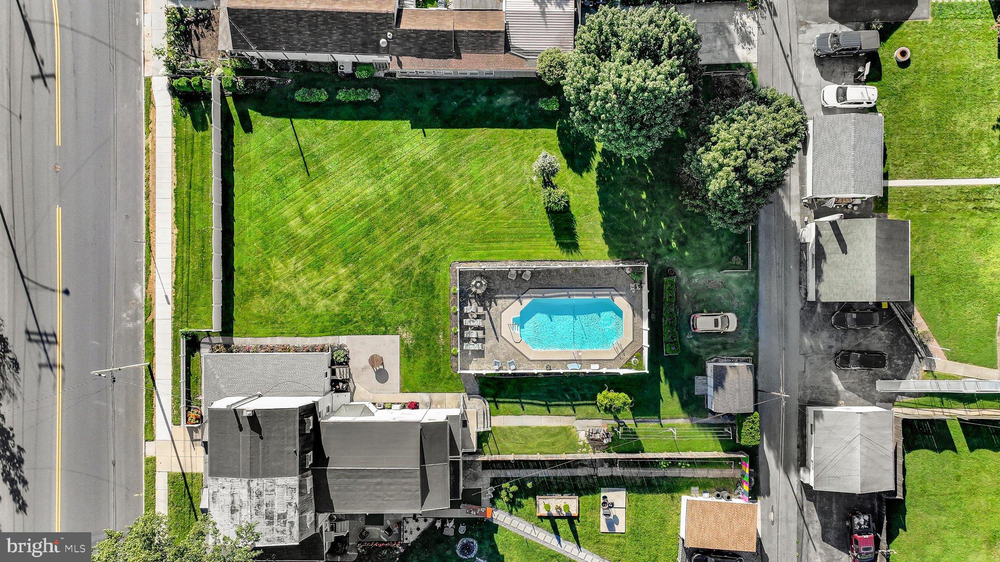 887 E LEHMAN STREET