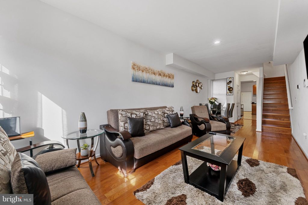 Photo of 831 S Montford Avenue S, BALTIMORE, MD 21224 (MLS # MDBA2186272)
