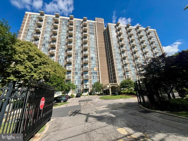 3600 CONSHOHOCKEN AVENUE 00 303