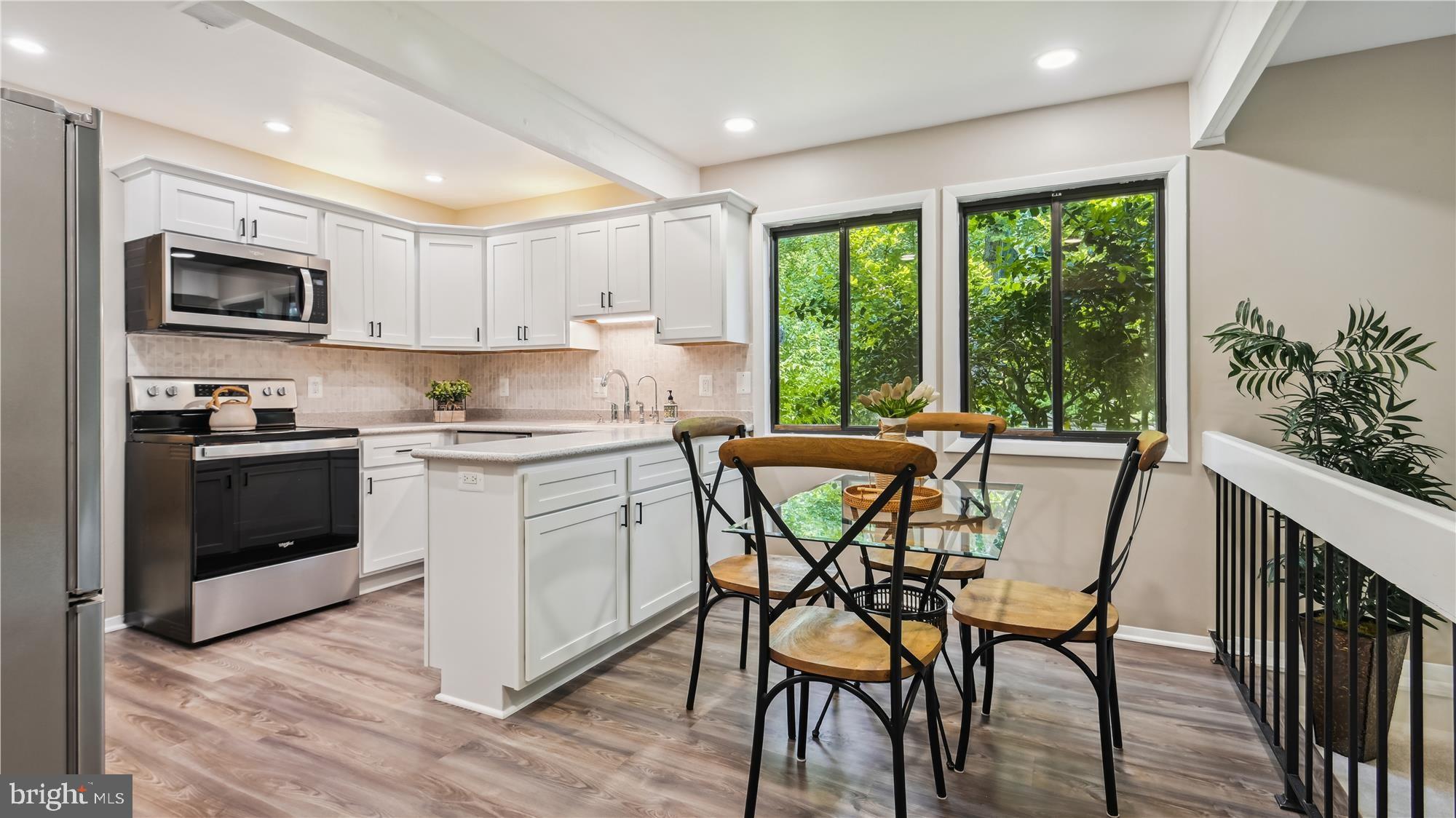 LAKE RIDGE - Residential