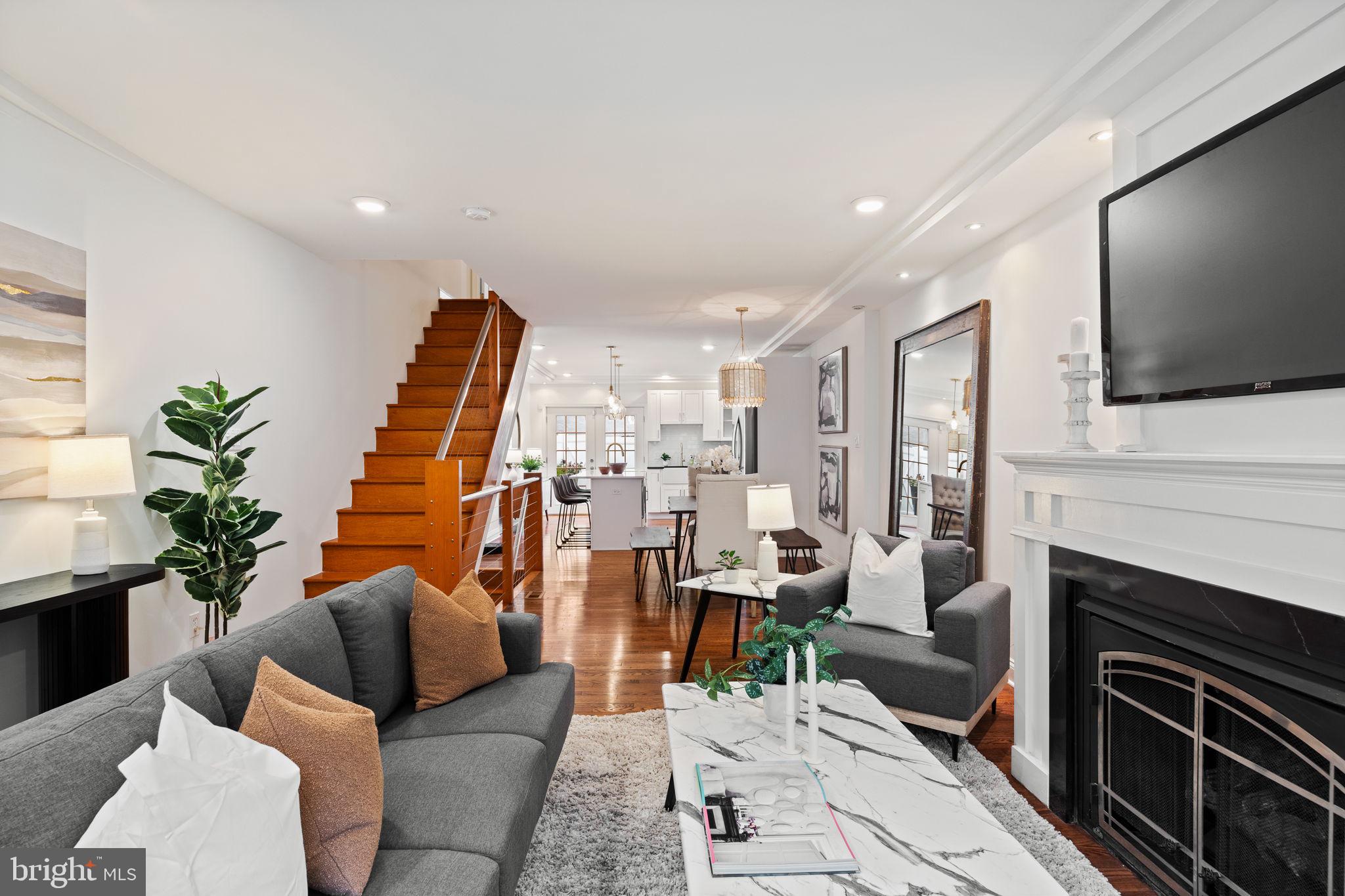 805 S 19TH STREET