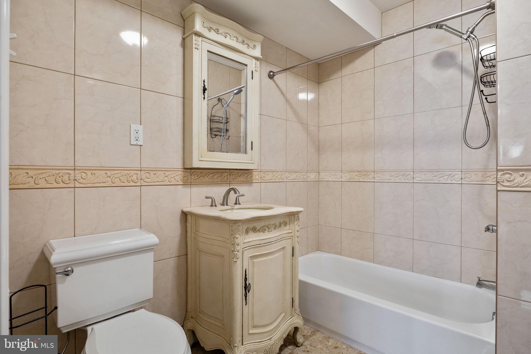 GRADUATE HOSPITAL - Residential