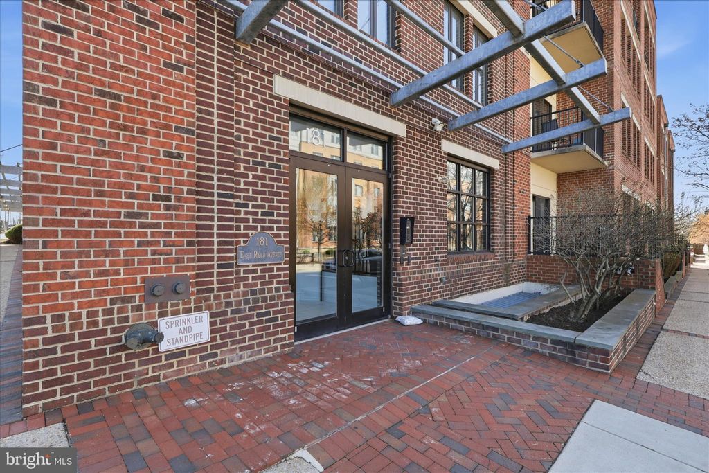 Photo of 181 E Reed Avenue #411, ALEXANDRIA, VA 22305 (MLS # VAAX2055602)