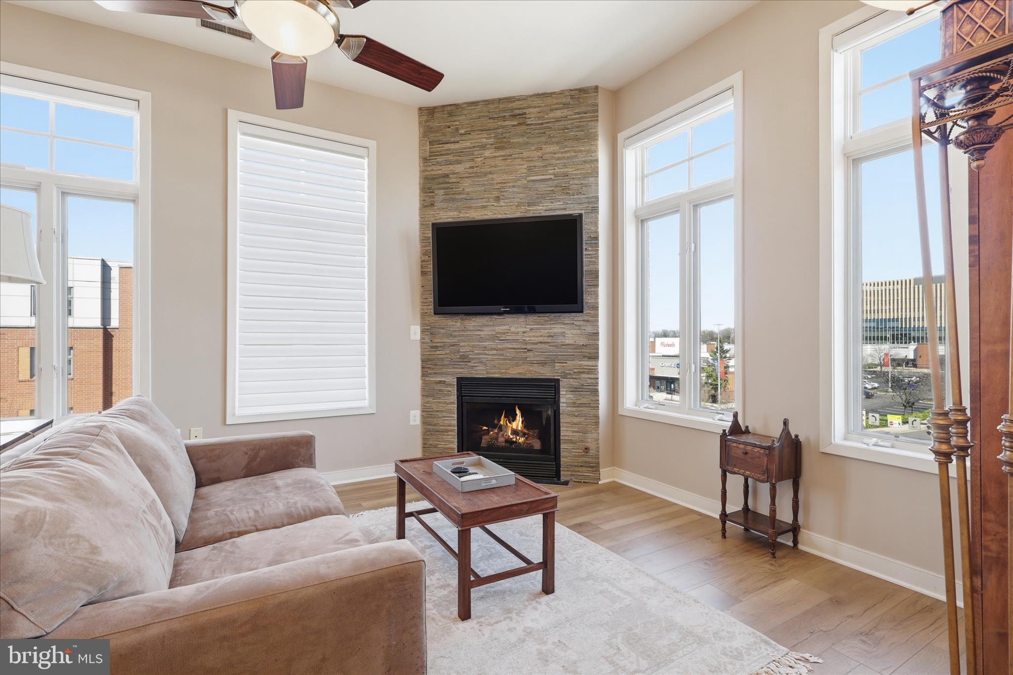 181 E REED AVENUE 411