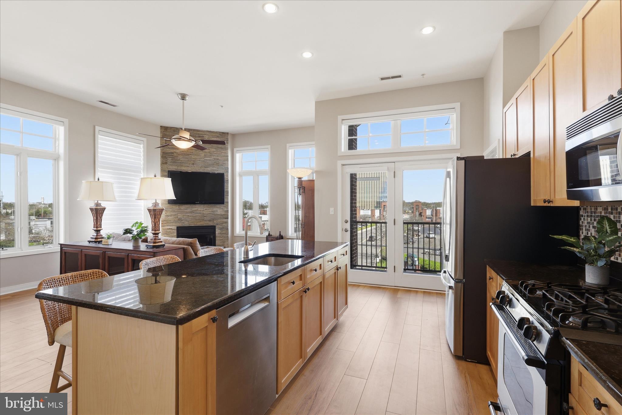 181 E REED AVENUE 411