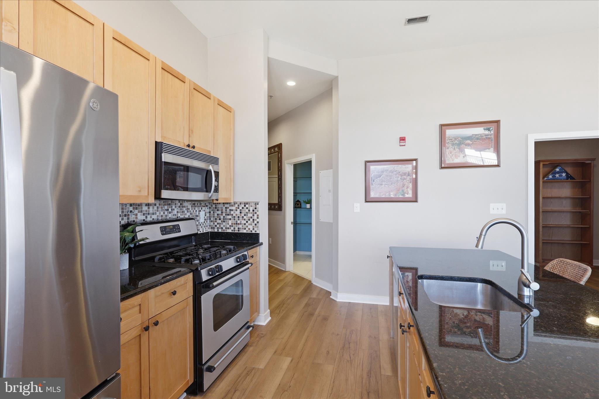 181 E REED AVENUE 411