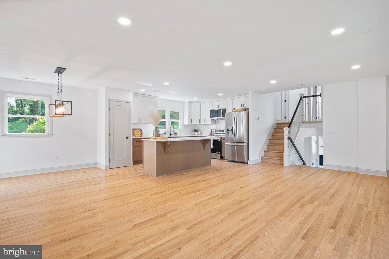 COLUMBIA HILLS - Residential