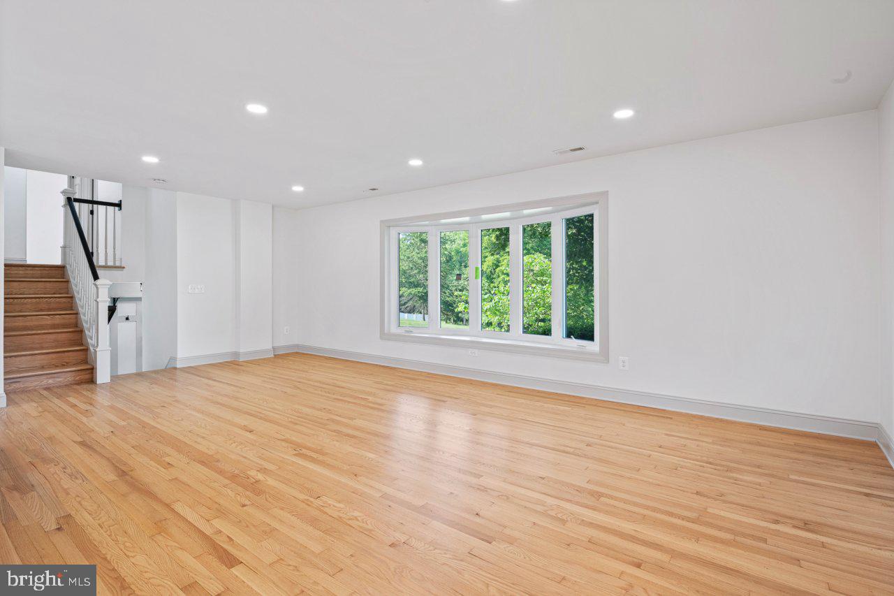 COLUMBIA HILLS - Residential