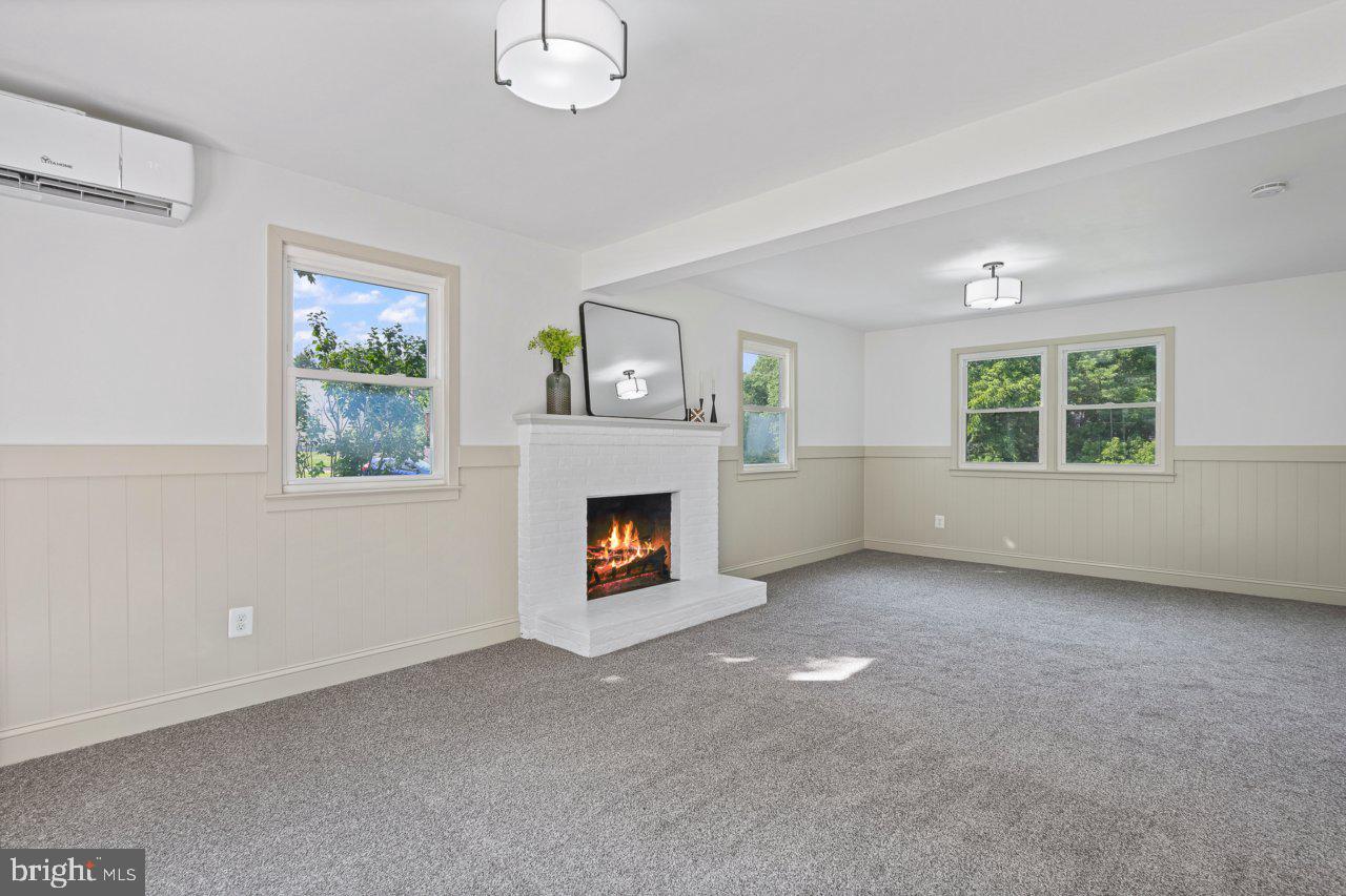 COLUMBIA HILLS - Residential