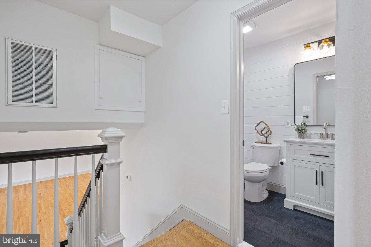 COLUMBIA HILLS - Residential