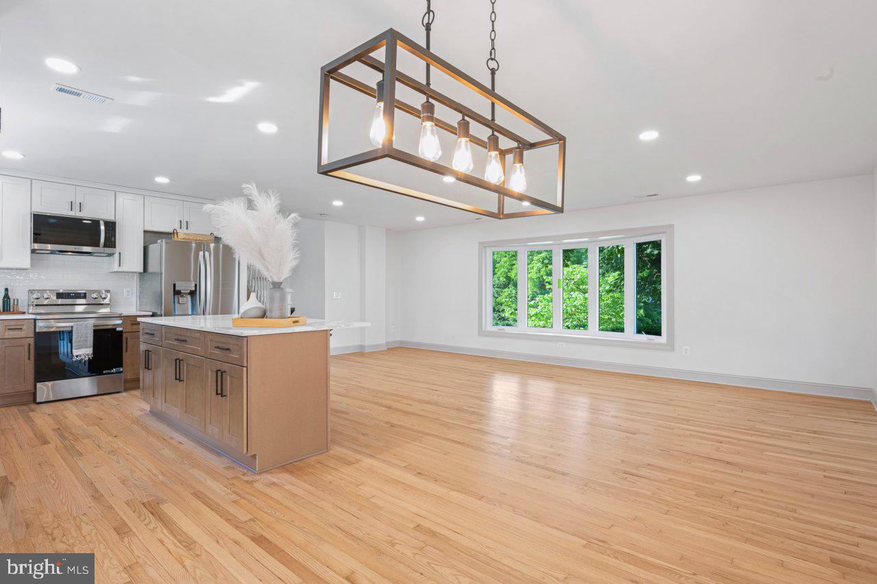 COLUMBIA HILLS - Residential