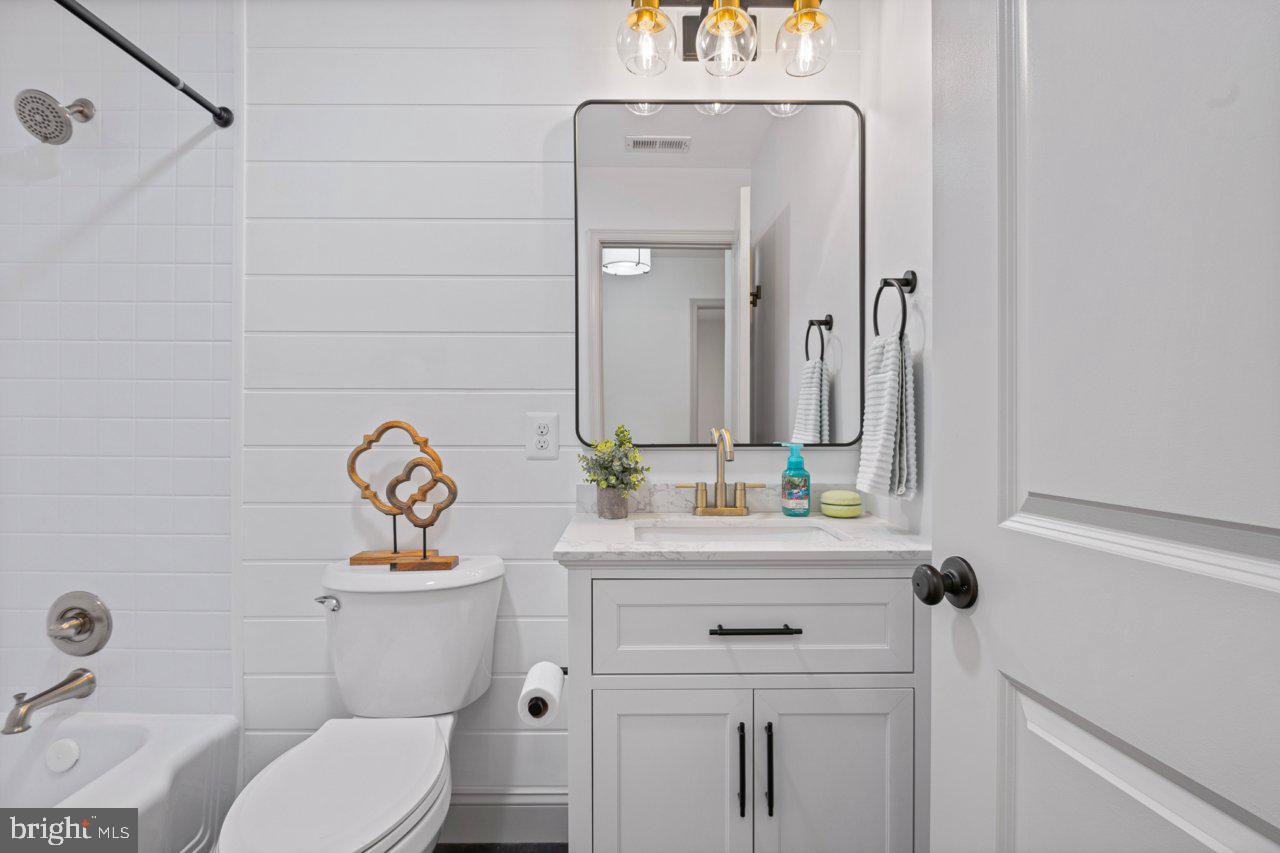 COLUMBIA HILLS - Residential