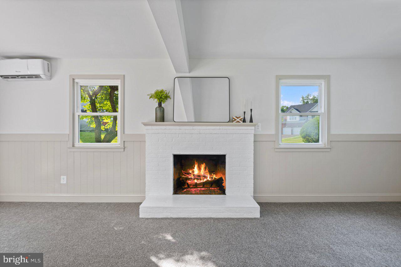 COLUMBIA HILLS - Residential