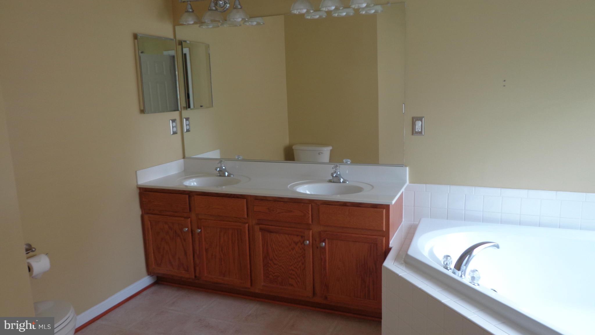 HOMEPLACE ON PELHAMS REACH - Residential